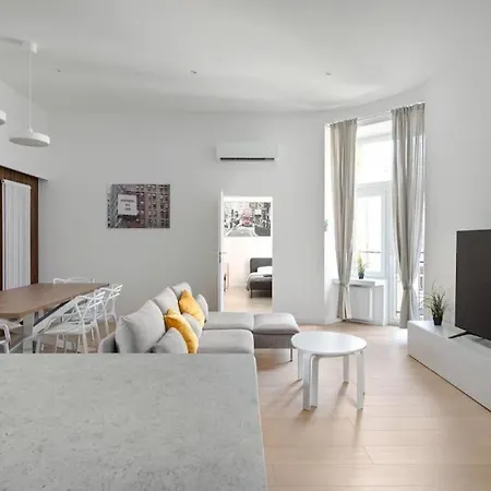 Chic - Great Location - 3 Bedrooms - Narutowicza Apartman